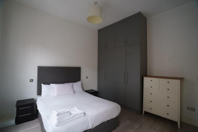 The Apartments Kensington High Street London Eksteriør bilde